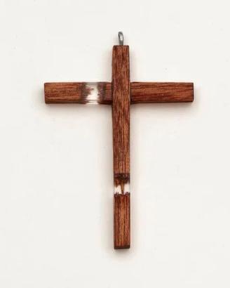 Ciondolo croce pendente legno e resina trasparente