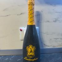 lamborghini v12 pinot chardonnay brut 75cl design