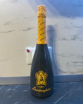 lamborghini v12 pinot chardonnay brut 75cl design