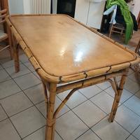 tavolo in bambù 
