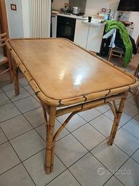 tavolo in bambù 