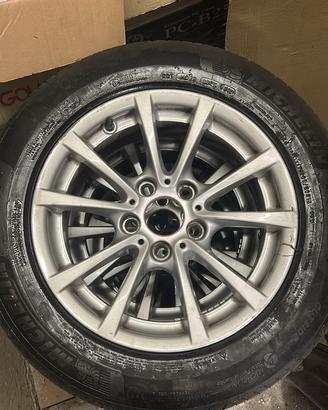 Cerchi in lega 16” BMW gommati michelin estive