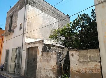 Casa da ristrutturare aradeo