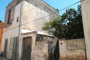 Casa da ristrutturare aradeo