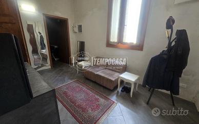 GRANDE BILOCALE RISTRUTTURATO IN CENTRO A GAVELLO!