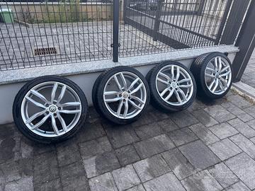 Gomme 225/40 r18 2000 km +Cerchioni