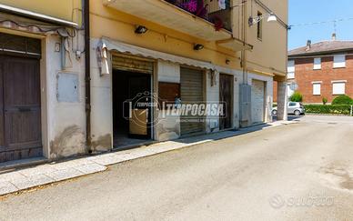 LOCALE COMMERCIALE SITO IN OSPITAL MONACALE