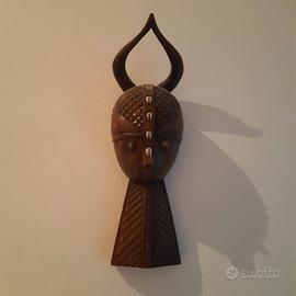 Maschera etnica in legno