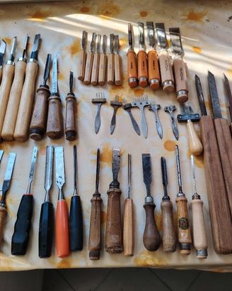 Set di 44 utensili per la lavorazione del legno