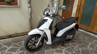 Piaggio carnaby 300 del 2012