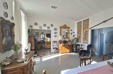 Appartamento di 158 m² con più di 5 locali a Arezz