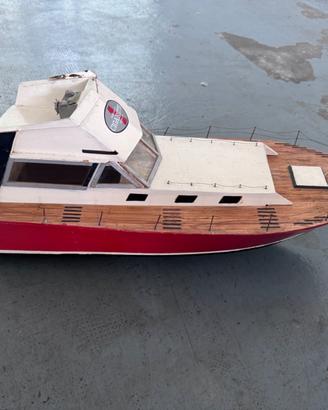 Modellino motoscafo 