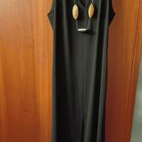 Vestito lungo nero con collana