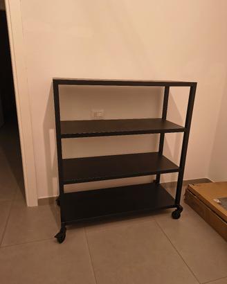 Scaffale metallico con ruote