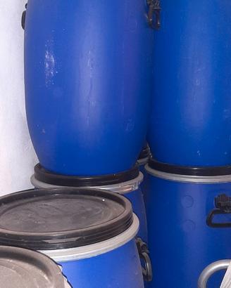 Contenitori in plastica