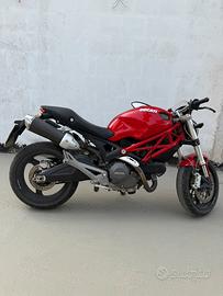 Ducati monster 696