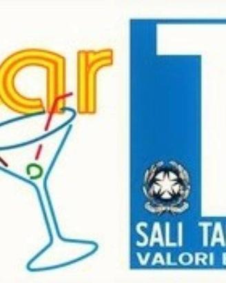 Attività / Licenza di 150 m² con 4 locali a Montec