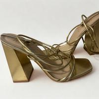 Sandalo con tacco oro