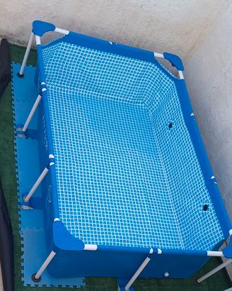 Piscina + accessori omaggio