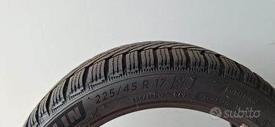 2 gomme nuovi mai usati Michelin 225/45 R17, 94V