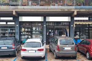 Locale commerciale con rendita