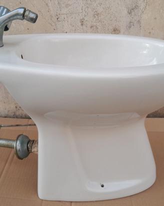 Bidet completo con miscelatore e scarico