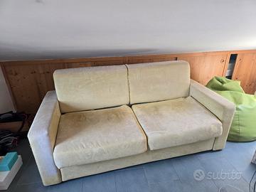 Divano letto matrimoniale