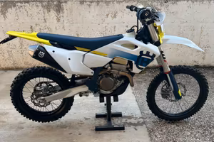 Husqvarna FE350 modello 2024 22 ore
