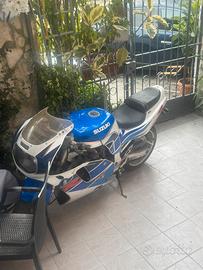 Suzuki gsx r750