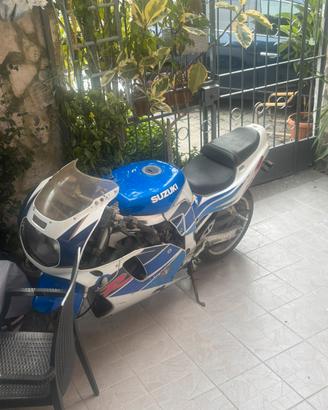 Suzuki gsx r750