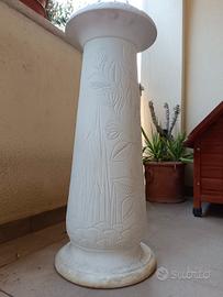 Colonnina in ceramica.