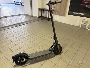 monopattino Mercedes Benz nuovo