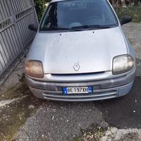 Clio 1400 benzina