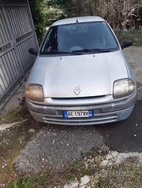 Clio 1400 benzina