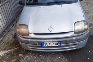 Clio 1400 benzina