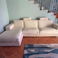 Divano con chaise lounge