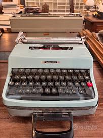 Macchina da scrivere Olivetti Lettera 32