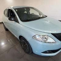 Lancia Ypsilon 1.0 FireFly 5 porte S&S Hybrid Oro