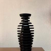 Vaso in legno realizzato a mano