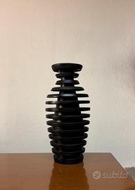 Vaso in legno realizzato a mano