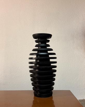 Vaso in legno realizzato a mano