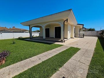 Villino con giardino zona lido delle sirene