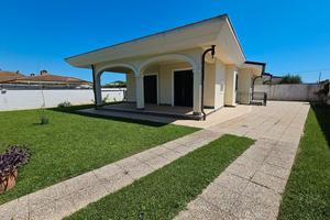 Villino con giardino zona lido delle sirene