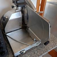 affettatrice trifase professionale 
