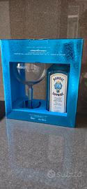 Confezione  Bombay Sapphire con bicchiere nuova.