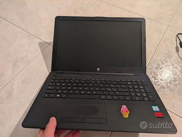 Laptop PC HP 15-BS1xx i5 8GB DDR4, 256gb
