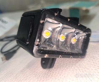 Luce subacquea Shoot per G pro + alcuni accessori 
