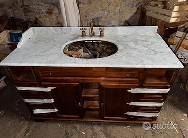 Lavabo legno massiccio con piano in marmo e specch