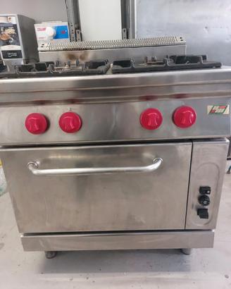 cucina 4 fuochi con forno a gas 