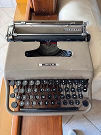 macchina da scrivere olivetti lettera 22